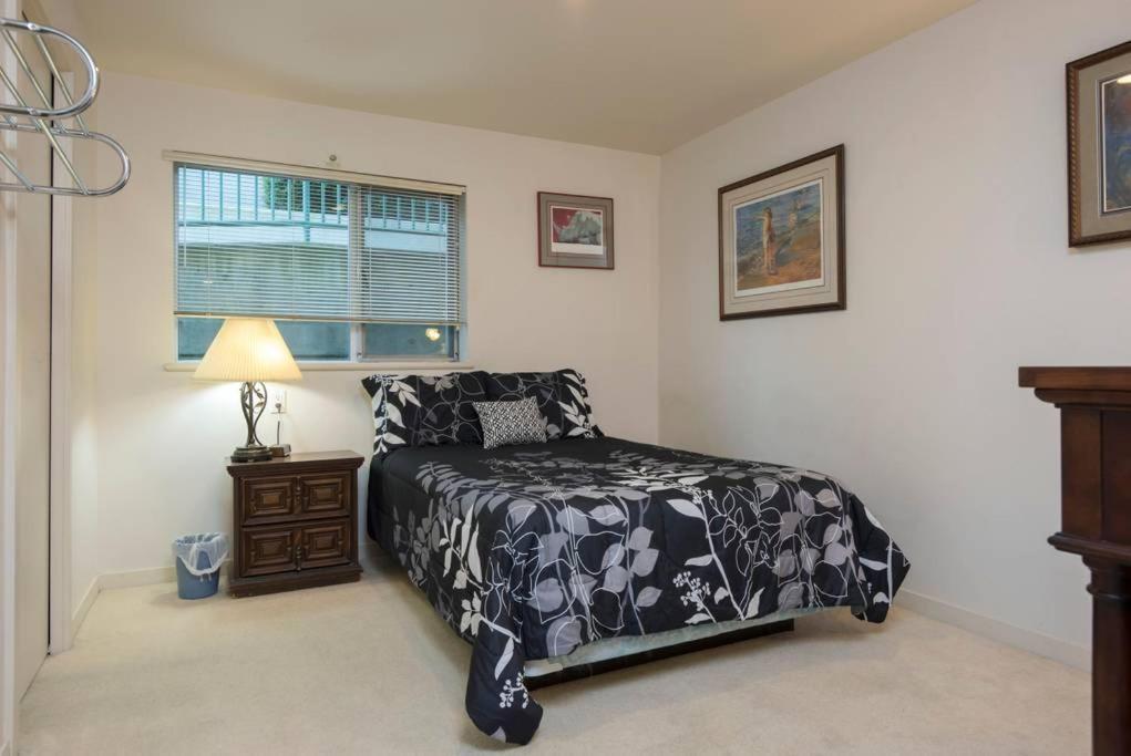 Luxury Waterfront Bed & Breakfast
