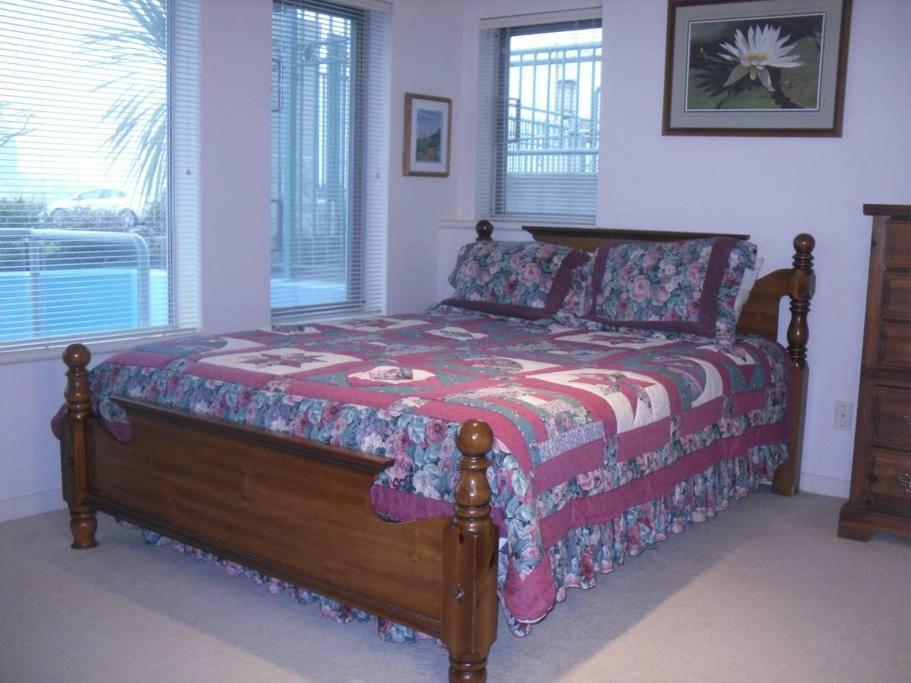 Luxury Waterfront Bed & Breakfast Seattle